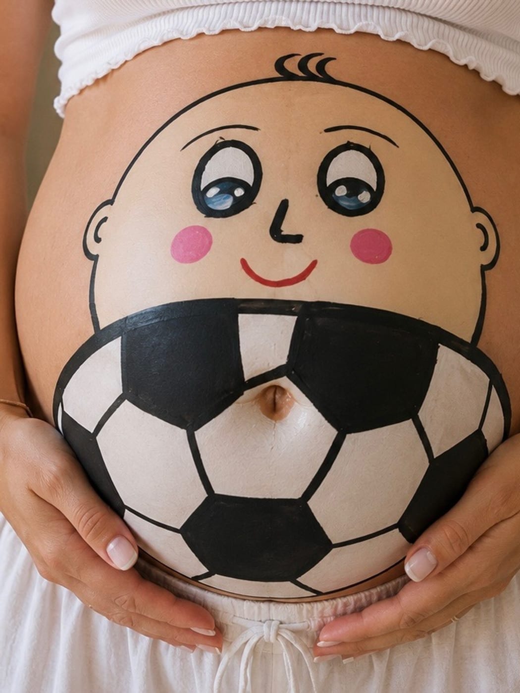 belly painting μπάλα ποδοσφαίρου με χαριτωμένο πρόσωπο μωρού — Maison Blush Mama