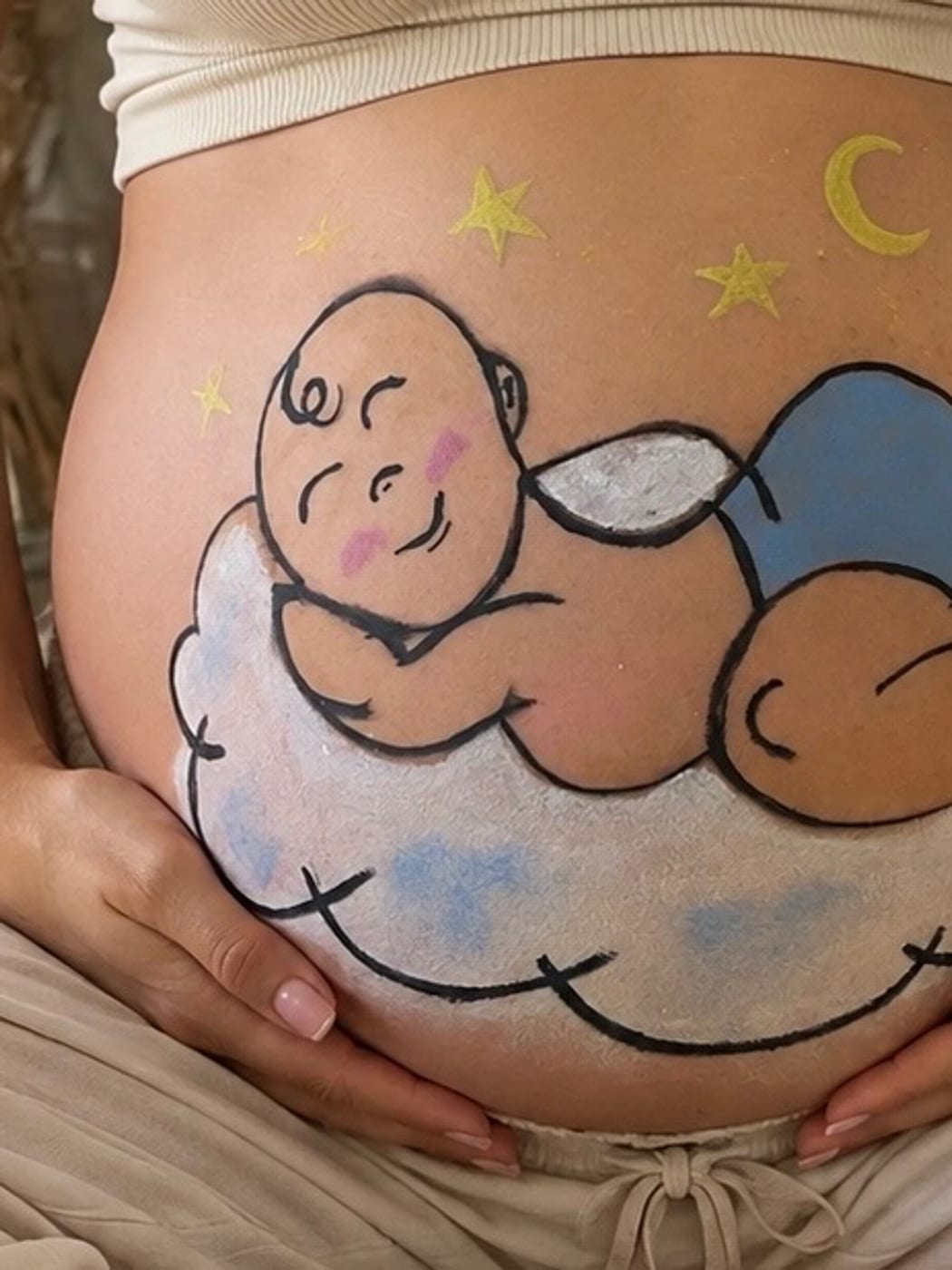 belly painting δύο μωρά κοιμισμένα πάνω σε σύννεφο — Maison Blush Mama